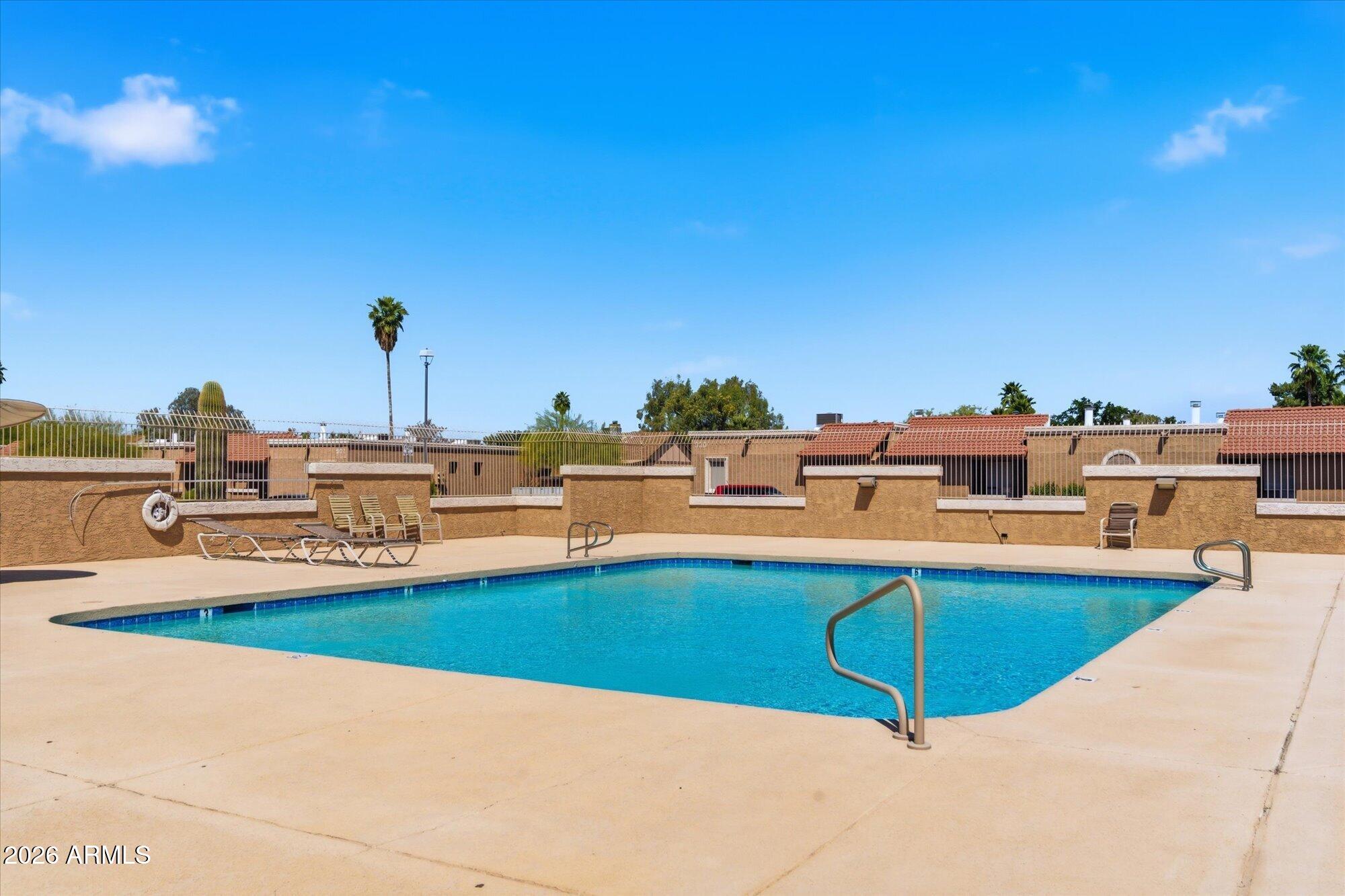 501 W TONOPAH Drive 6