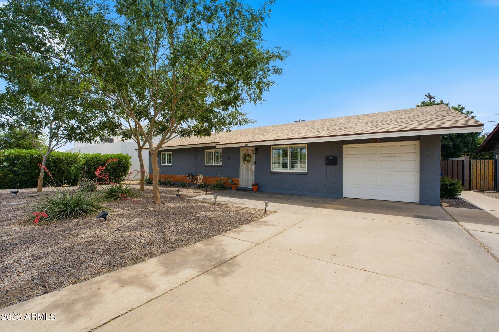 133 E ALAMEDA Drive