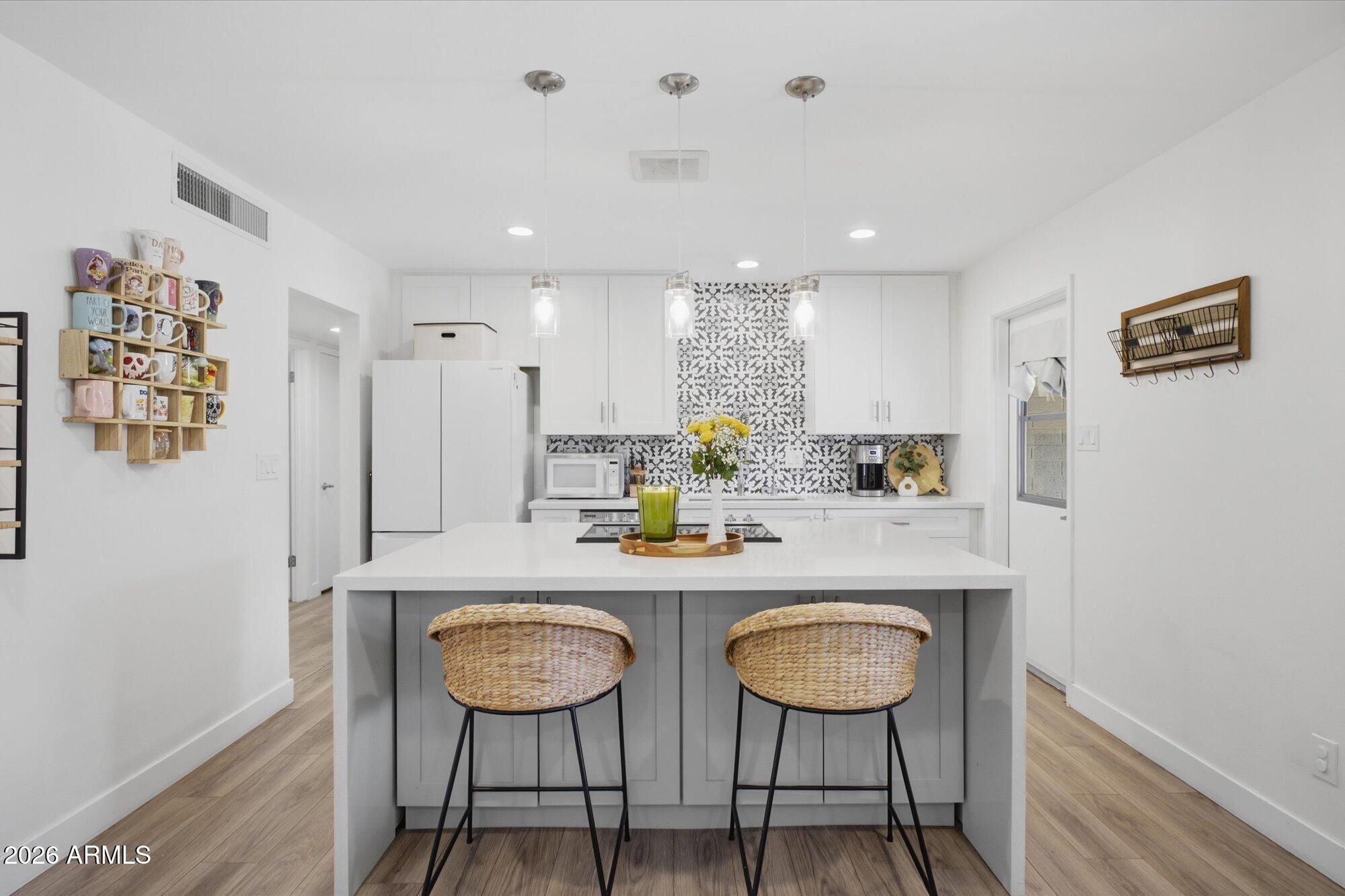 133 E ALAMEDA Drive