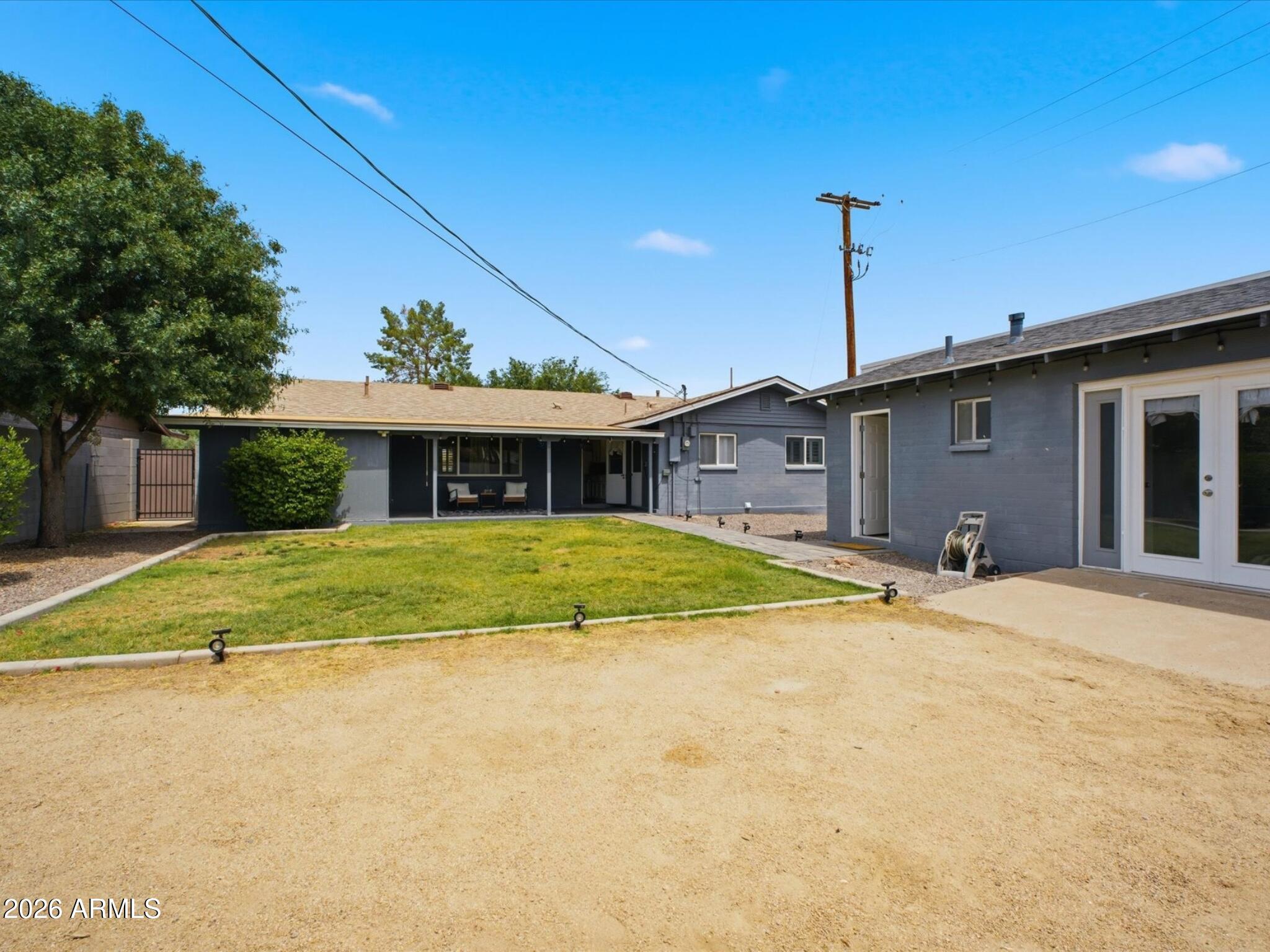 133 E ALAMEDA Drive