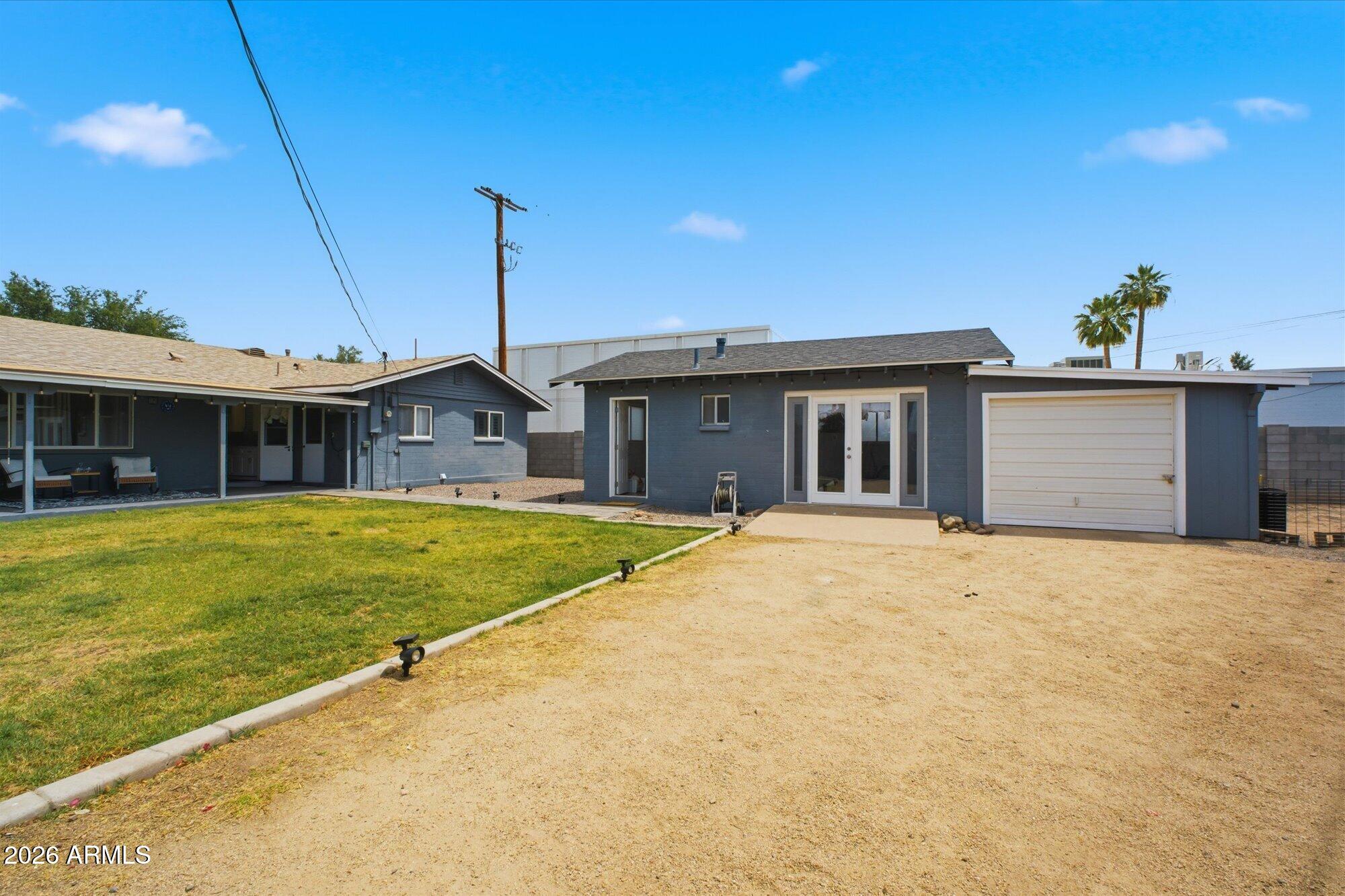 133 E ALAMEDA Drive