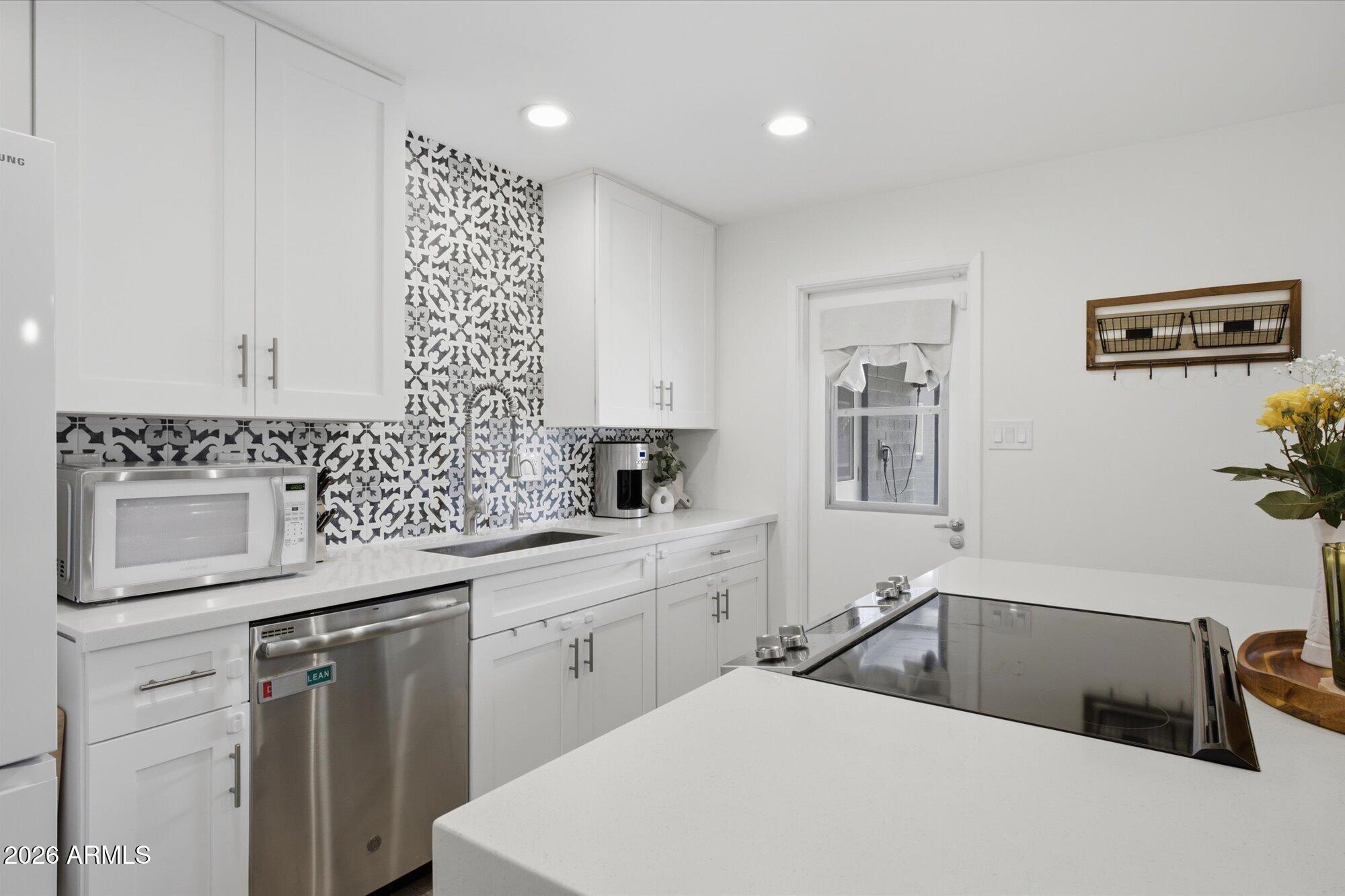 133 E ALAMEDA Drive