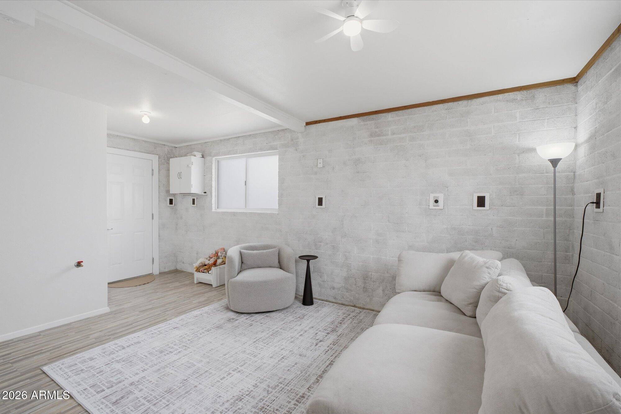 133 E ALAMEDA Drive