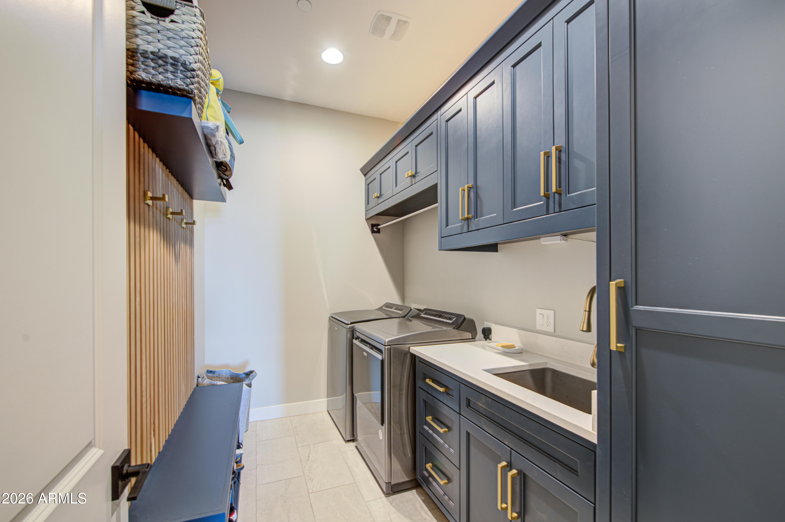13141 E DE LA O Road