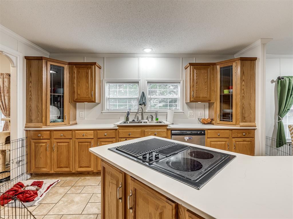 15901 Roland Drive