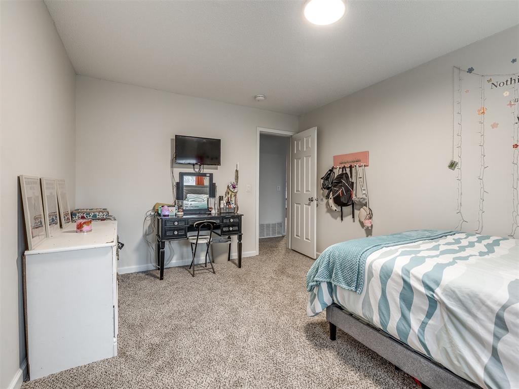 15901 Roland Drive
