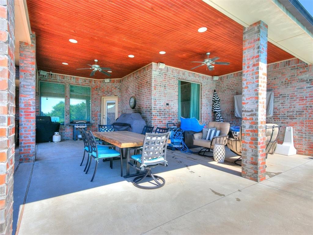 852 County Street 2921