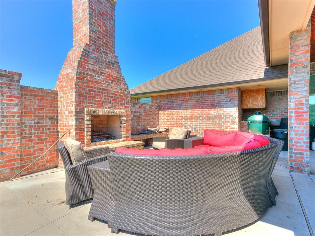 852 County Street 2921