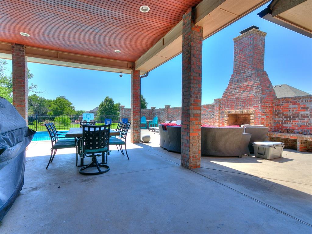 852 County Street 2921