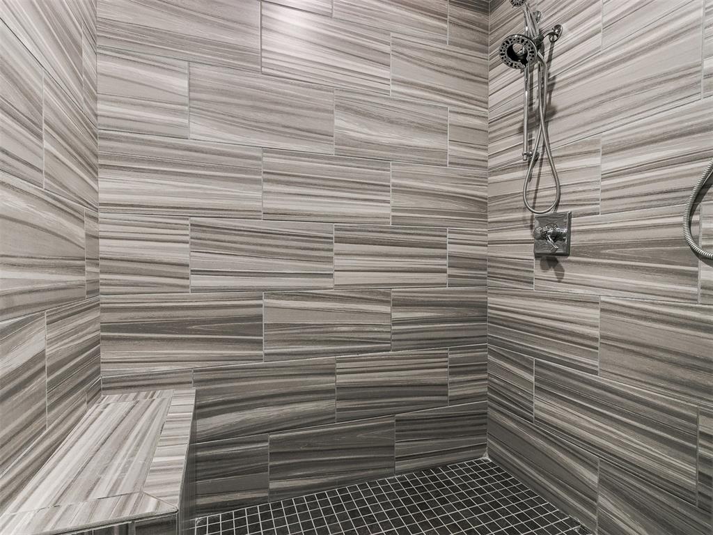 852 County Street 2921