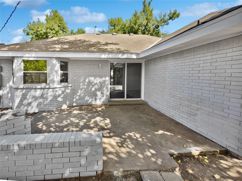 907 Whispering Oak Road