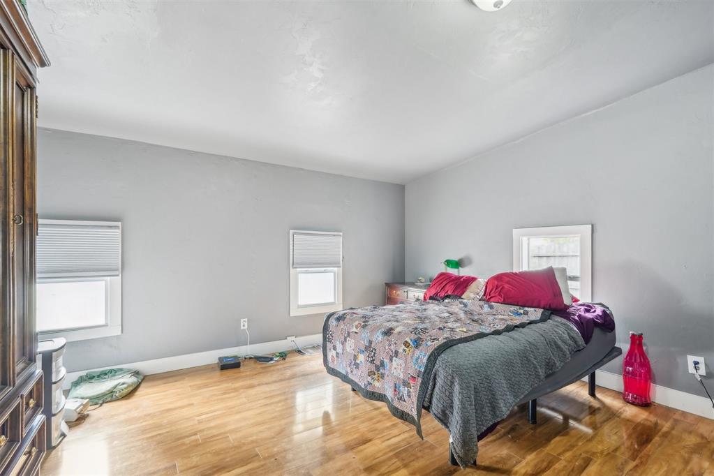 208 W 4th Street