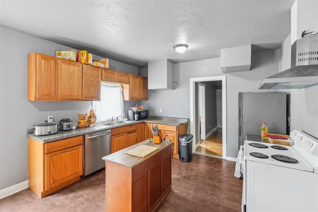 208 W 4th Street