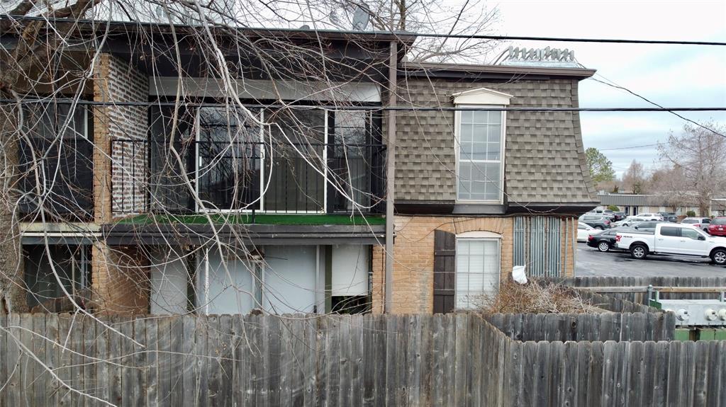 6000 N Brookline Avenue Unit: 50