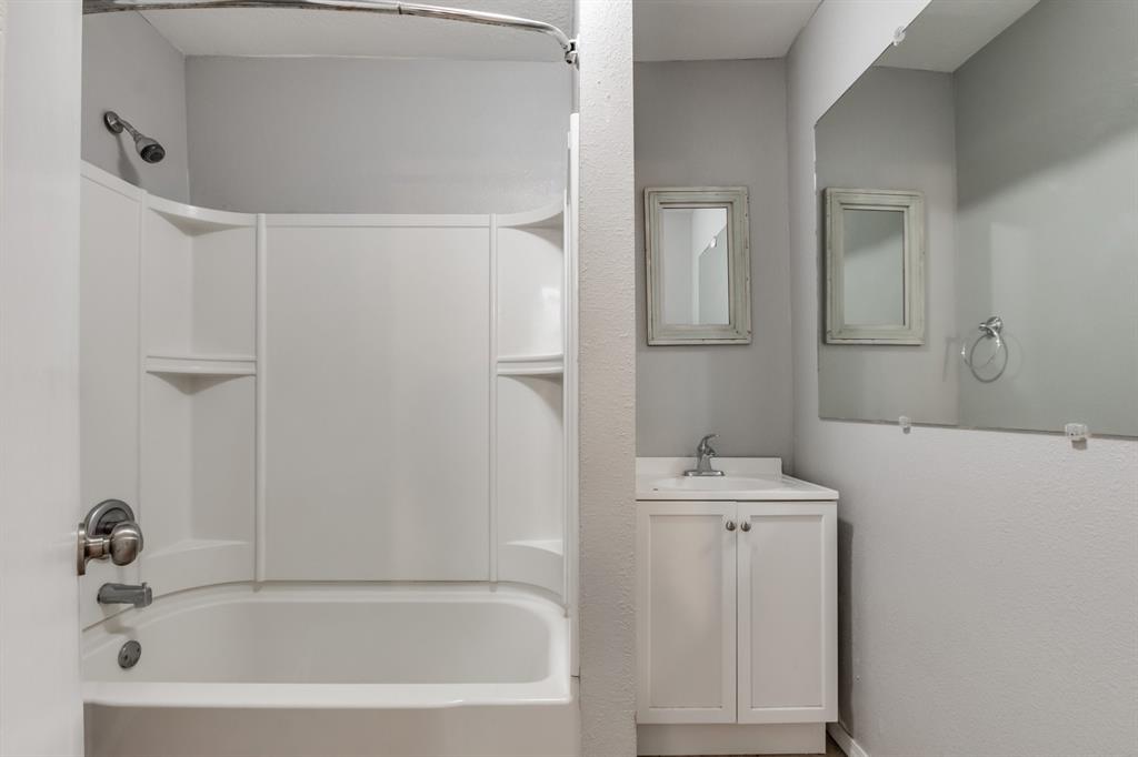 10125 N Pennsylvania Avenue Unit: 8