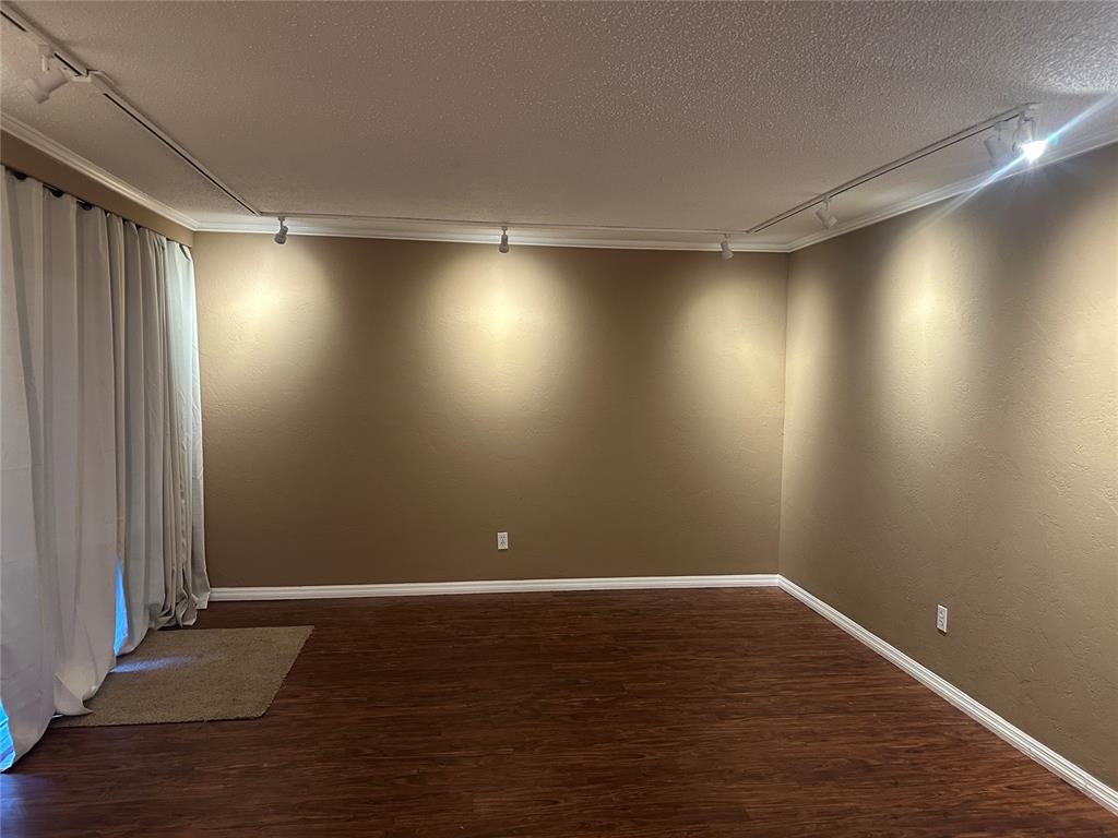 6000 N Brookline Avenue Unit: 69