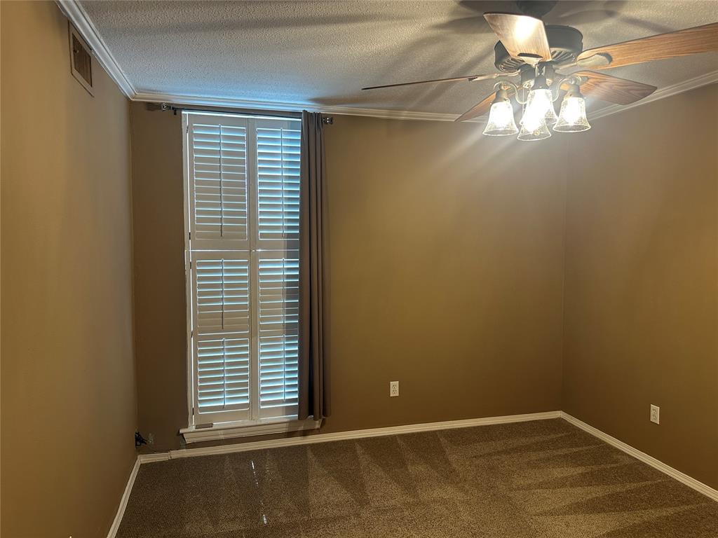 6000 N Brookline Avenue Unit: 69