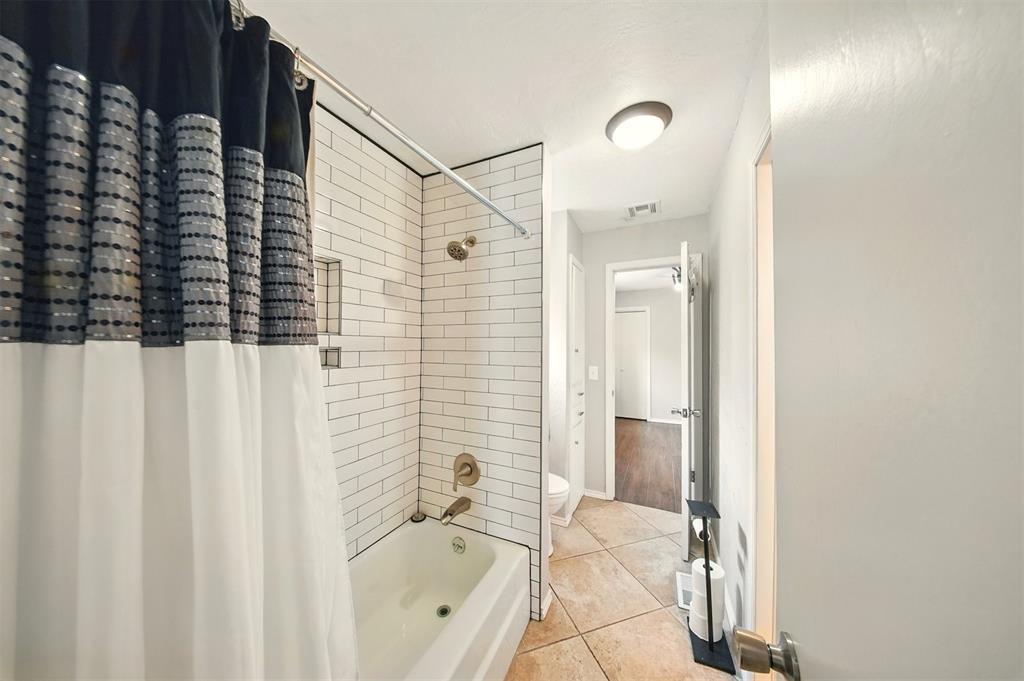 7617 N Ann Arbor Avenue