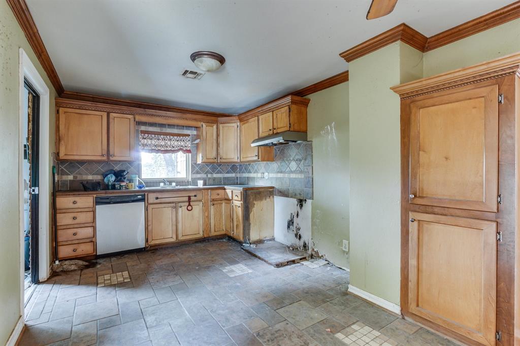 2805 N Ann Arbor Avenue
