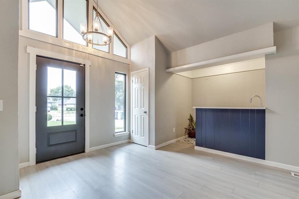 8208 NW 90th Terrace
