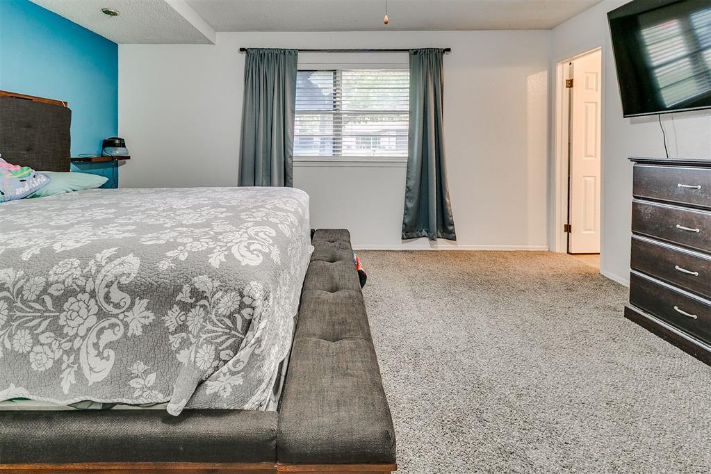 1119 Oakwood Drive