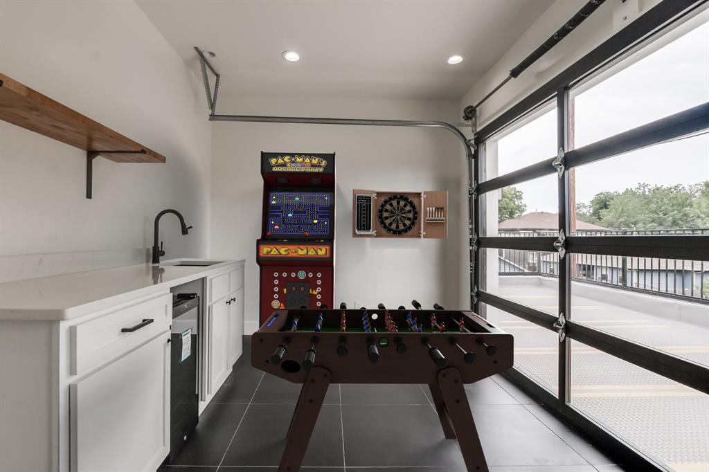 4511 N Mckinley Avenue