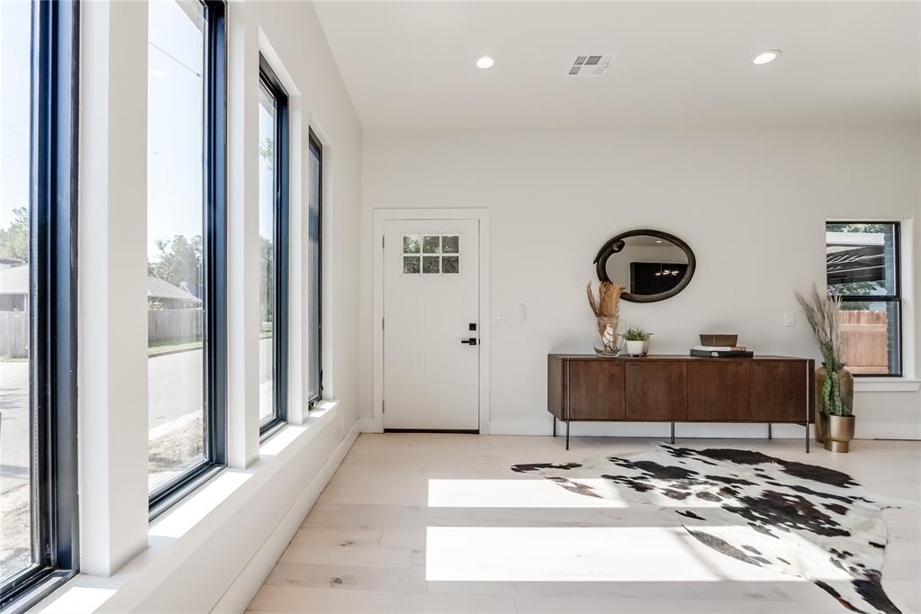 4511 N Mckinley Avenue