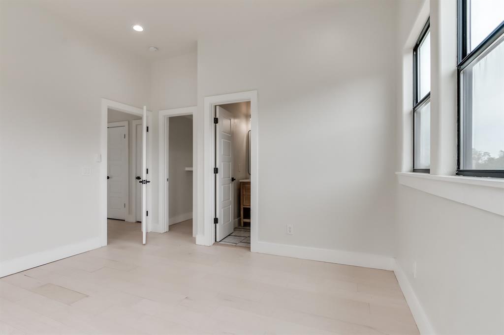 4511 N Mckinley Avenue