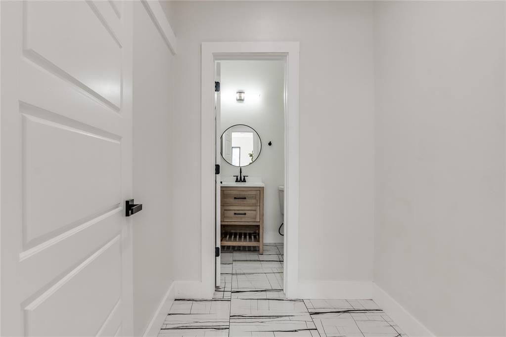 4511 N Mckinley Avenue