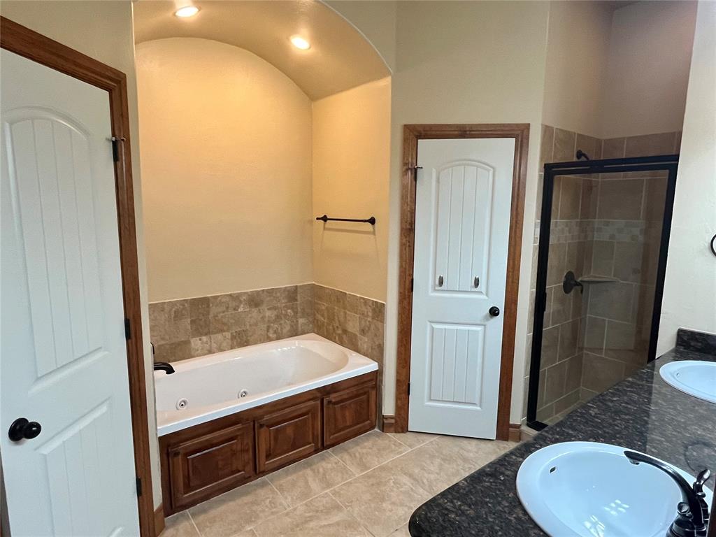 3605 Oakridge Circle