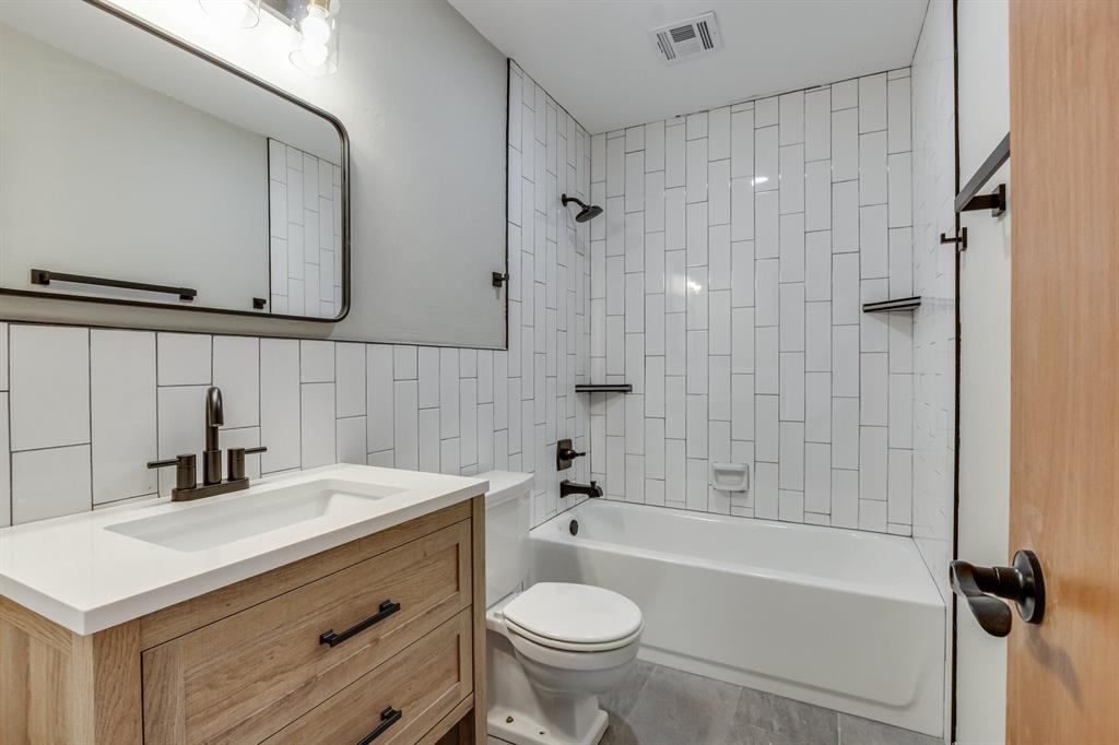 4208 NW 43rd Street