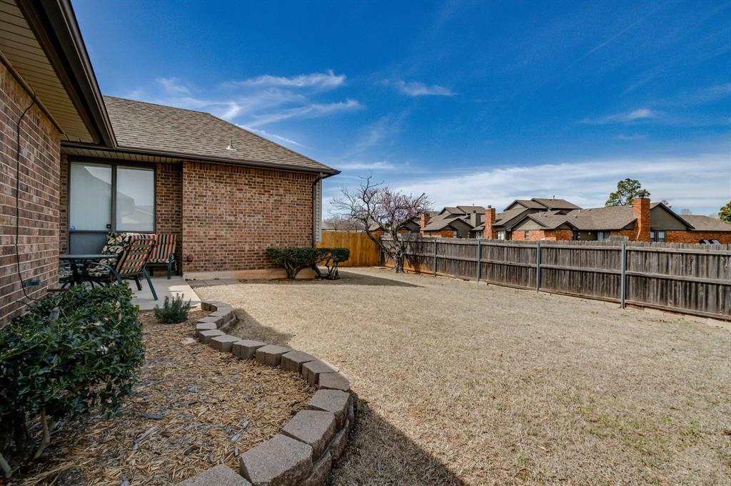 6121 Westlane