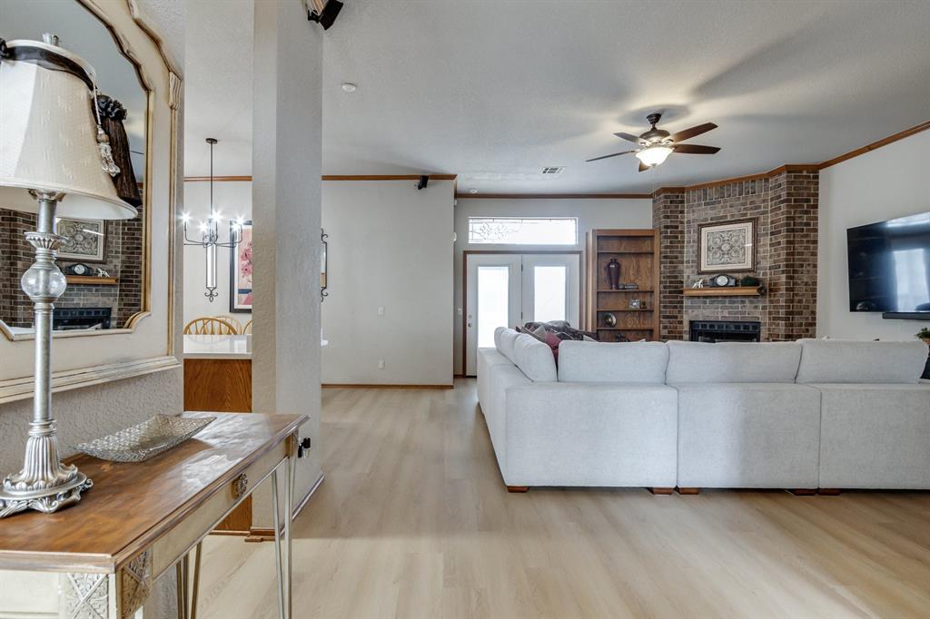 6121 Westlane