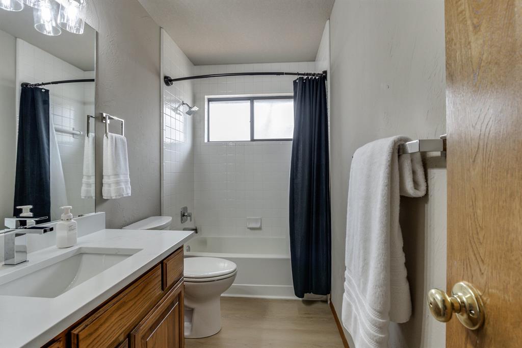 6121 Westlane