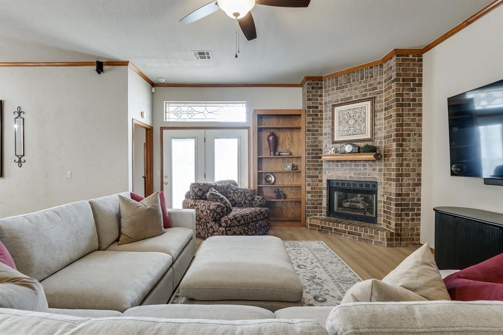 6121 Westlane