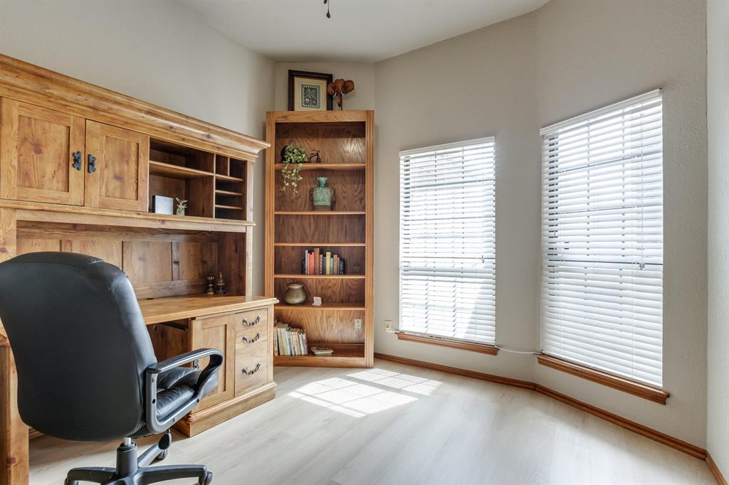 6121 Westlane
