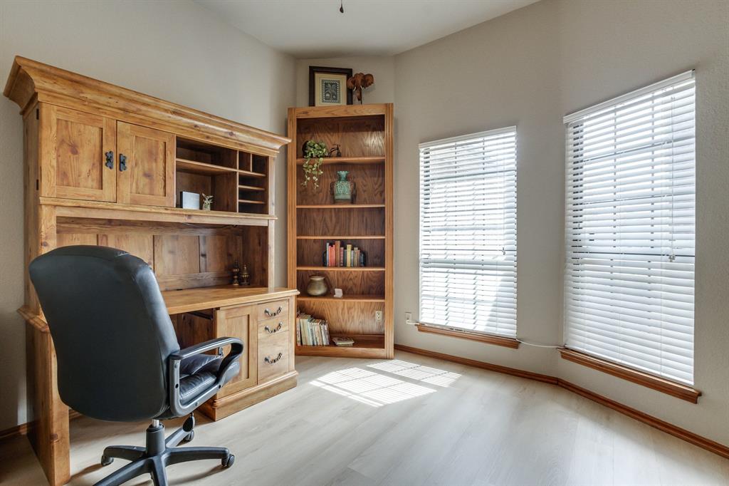 6121 Westlane