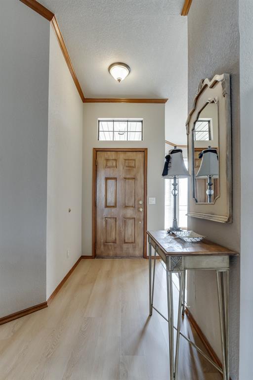 6121 Westlane