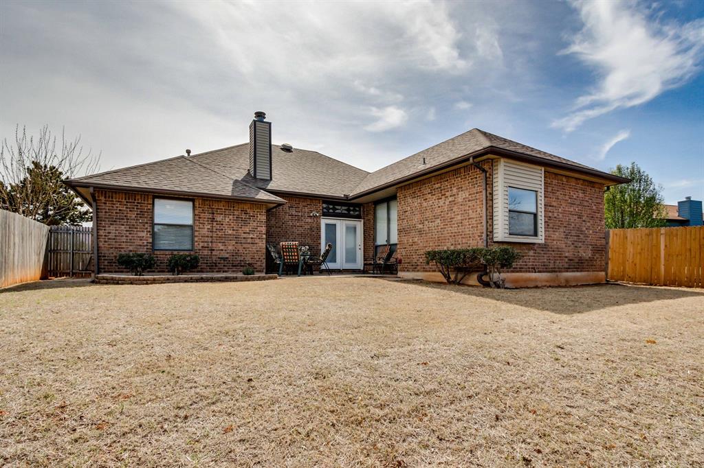 6121 Westlane