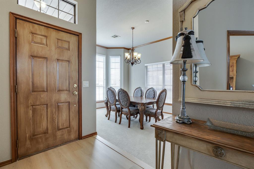 6121 Westlane