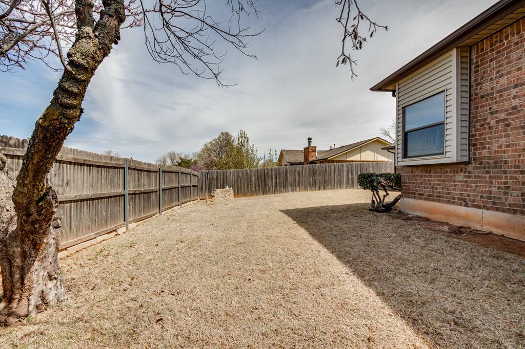 6121 Westlane