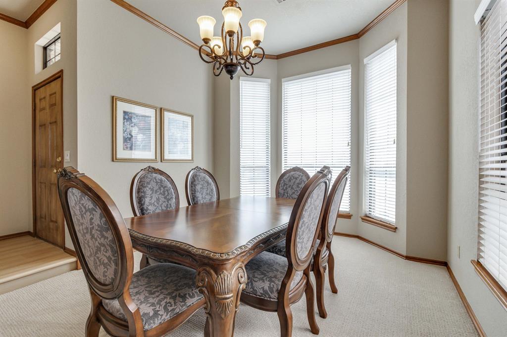 6121 Westlane