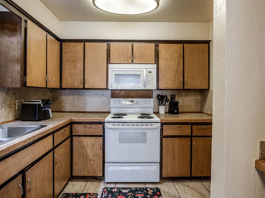 14021 Crossing Way Unit: E