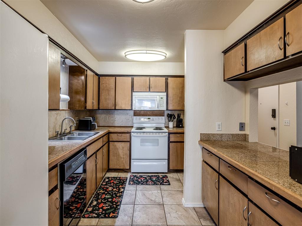 14021 Crossing Way Unit: E