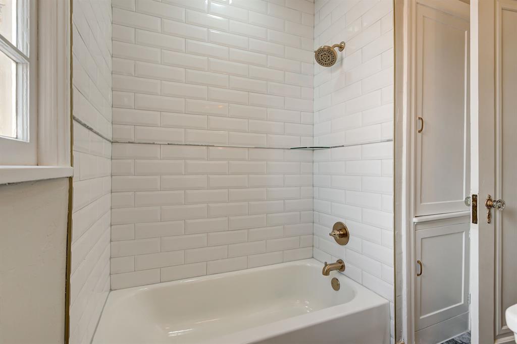 2324 NW 28th Street