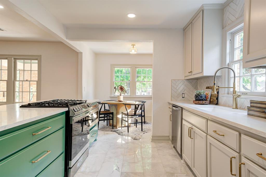 2324 NW 28th Street