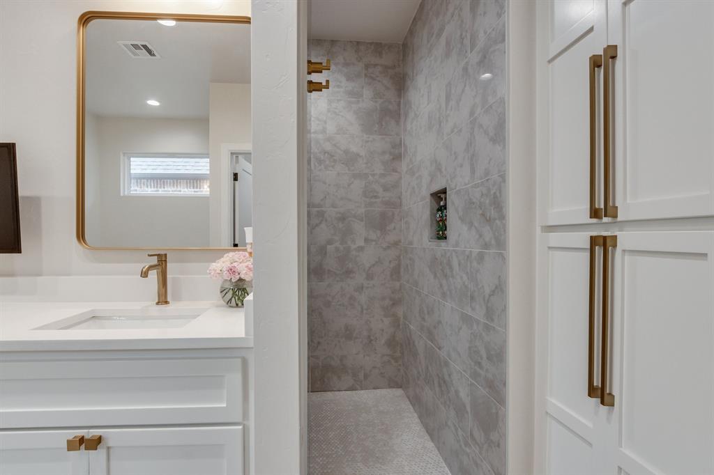 9308 NW 84th Street