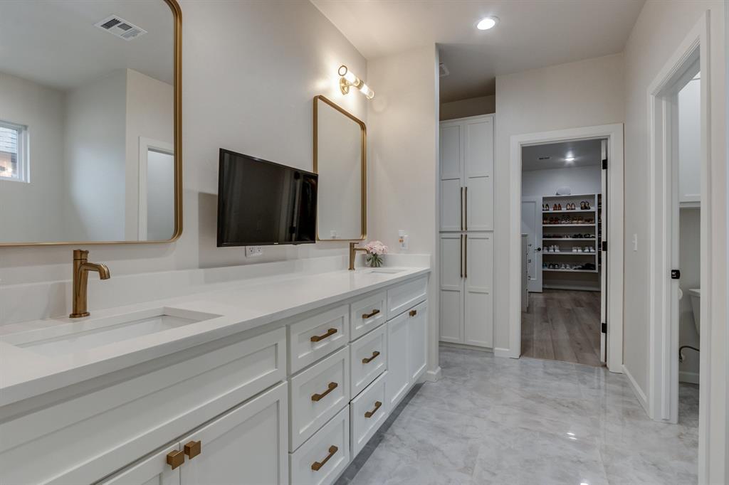 9308 NW 84th Street