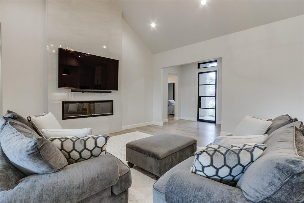 9308 NW 84th Street