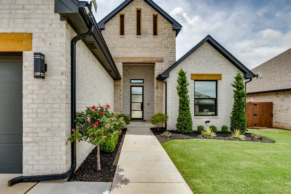 9308 NW 84th Street